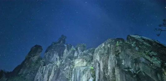 Batu Patapaan, Tempat Wisata Alam di Garut Batu Patapaan Tempat Wisata Alam di Garut