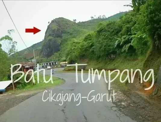 Batu Tumpang, Tempat Wisata di Cikajang Garut Batu Tumpang Tempat Wisata di Cikajang Garut 3
