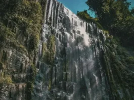 Curug Batu Nyusun, Tempat Wisata di Garut Satu lagi keindahan alam yang ada di Kabupaten Garut, yaitu Curug Nyusun, curug batu nyusun sudah mulai terkenal dikalangan masyarakat luas dan banyak wisatawan