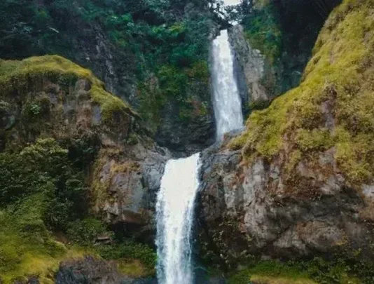 Curug Cikawung, Tempat Wisata Unik di Garut Curug Cikawung Tempat Wisata Unik di Garut