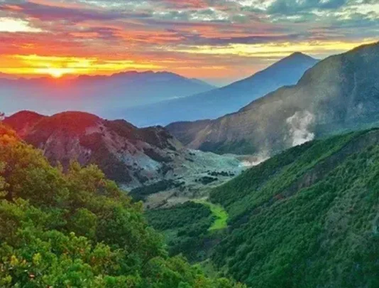 Gunung Papandayan, Tempat Wisata di Garut Gunung Papandayan, Tempat Wisata di Garut