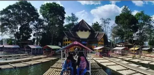 Kampung Pulo, Tempat Wisata Sejarah di Garut Kampung Pulo Tempat Wisata Sejarah di Garut