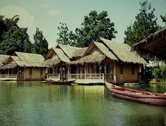 Kampung Sampireun, Tempat Wisata di Garut Kampung Sampireun Tempat Wisata di Garut