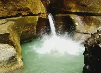 Leuwi Jubleg Tempat Wisata Alam Keluarga di Garut