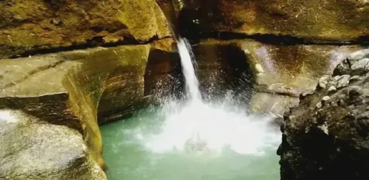 Leuwi Jubleg, Tempat Wisata Alam Keluarga di Garut Leuwi Jubleg Tempat Wisata Alam Keluarga di Garut