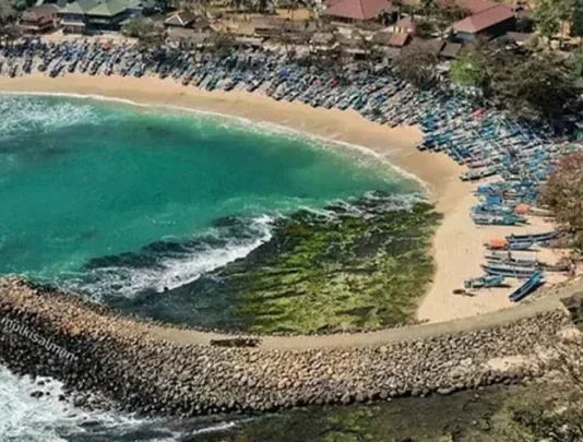 Pantai Rancabuaya, Wisata Alam Populer di Garut Pantai Rancabuaya, Wisata Alam Populer di Garut 2