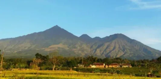Gunung Arjuno: Keindahan dan Keagungan di Jawa Timur Gunung Arjuno