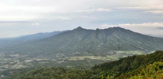 Gunung Aseupan: Keindahan dan Petualangan di Jawa Barat Gunung Aseupan