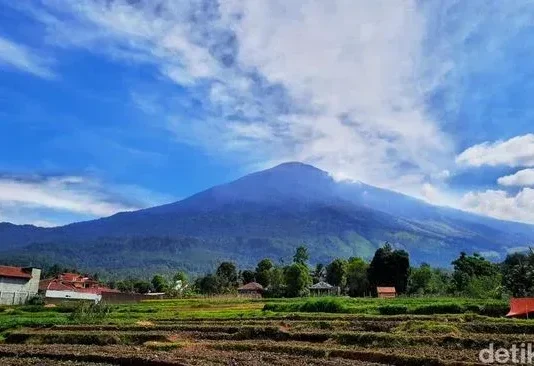 Gunung Ceremai: Tantangan Puncak Tertinggi di Jawa Barat Gunung Ceremai