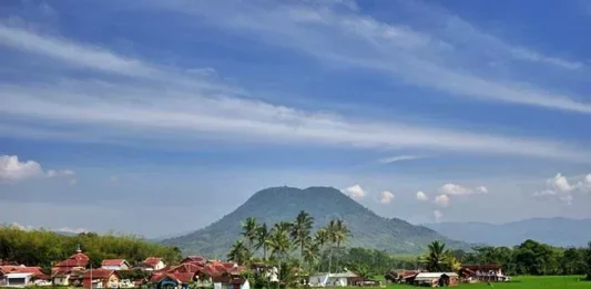 Gunung Kaledong: Keindahan Alam dan Tantangan Pendakian Gunung Kaledong