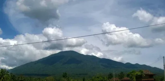 Gunung Karang: Keindahan Alam di Pandeglang Gunung Karang