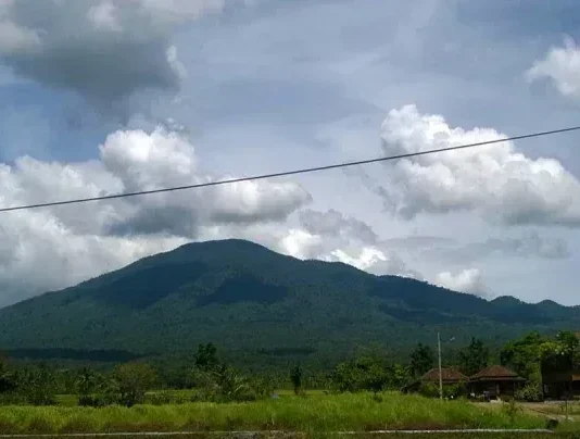 Gunung Karang: Keindahan Alam di Pandeglang Gunung Karang
