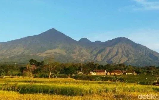 Gunung Kembar: Keajaiban Alam yang Memukau Gunung Kembar