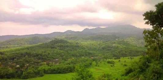 Gunung Lasem: Keindahan di Timur Jawa Tengah Gunung Lasem