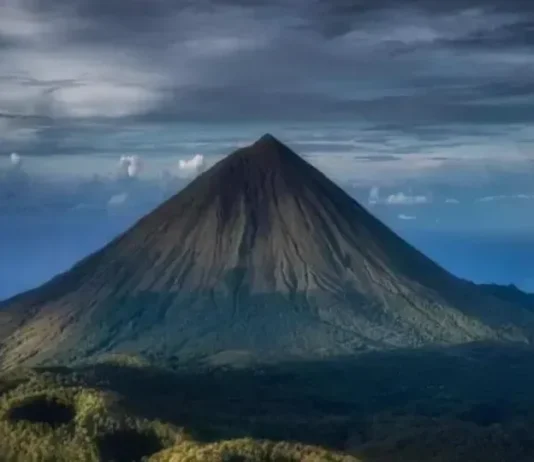 Gunung Pagas: Keindahan Alam dan Misteri Jawa Gunung Pagas