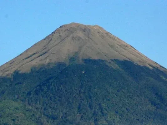 Gunung Penanggungan: Keindahan dan Sejarah di Jawa Timur Gunung Penanggungan