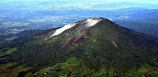 Gunung Perkison: Permata Tersembunyi di Aceh Gunung Perkison
