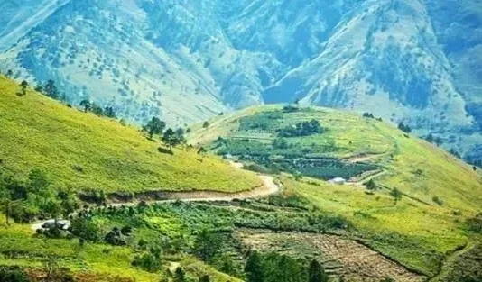 Gunung Pusuk Buhit: Puncak Mistis di Tepi Danau Toba Gunung Pusuk Buhit