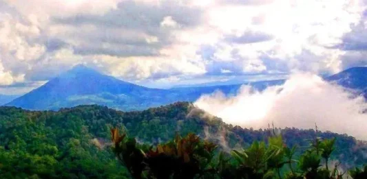 Gunung Sibualbuali: Puncak Keindahan di Tengah Pulau Sumatera Gunung Sibualbuali