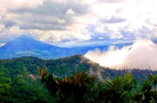 Gunung Sibualbuali: Puncak Keindahan di Tengah Pulau Sumatera Gunung Sibualbuali