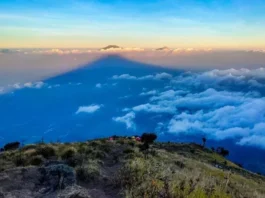 Gunung Sumbing: Puncak Tertinggi di Jawa Tengah Gunung Sumbing