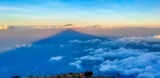 Gunung Sumbing: Puncak Tertinggi di Jawa Tengah Gunung Sumbing