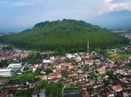 Gunung Tidar: Legenda dan Pesona Alam di Jawa Tengah Gunung Tidar