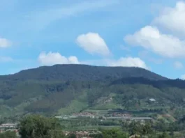 Gunung Tilu Bodas: Keindahan Tiga Puncak di Tanah Sunda Gunung Tilu Bodas