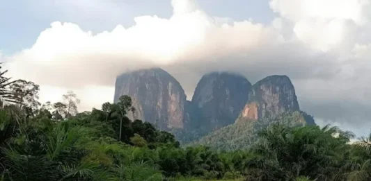 Gunung Batu: Keajaiban Alam yang Menawan di Kalimantan Gunung Batu