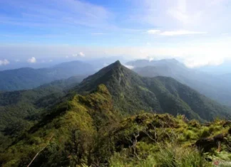 Gunung Batu Sungkur