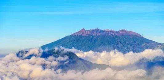 Gunung Haung: Petualangan Tak Terlupakan di Kalimantan Gunung Haung