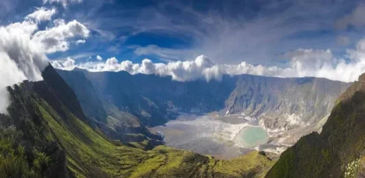 Gunung Menyapa: Keindahan dan Petualangan Tak Terlupakan Gunung Menyapa