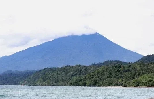 Gunung Piyabung: Menyelami Keindahan di Tengah Hutan Tropis Gunung Piyabung