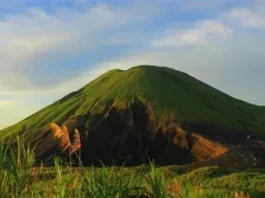 Gunung Tanjaknangsi: Pesona Alami di Jawa Barat Gunung Tanjaknangsi