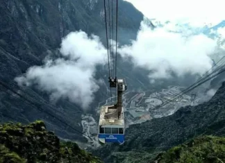 Gunung Bijih Keajaiban Alam di Timur Indonesia Gunung Bijih