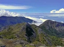 Gunung Binaia Permata Tersembunyi di Maluku Gunung Binaia