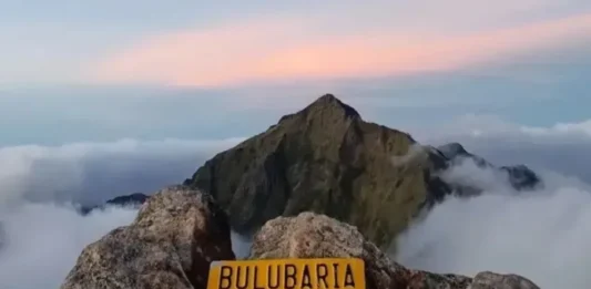 Gunung Bulu Baria Menaklukkan Puncak Terindah di Sulawesi Gunung Bulu Baria