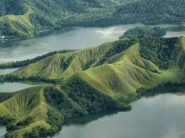 Gunung Dafonsoro Surga di Ujung Timur Indonesia Gunung Dafonsoro