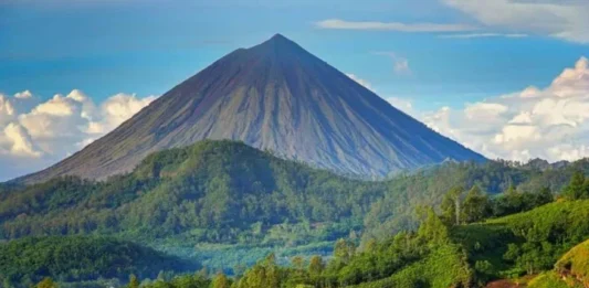 Gunung Dapi Eksplorasi Keindahan Alam yang Tersembunyi Gunung Dapi
