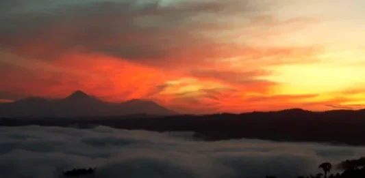 Gunung Kapoya Permata Tersembunyi di Sulawesi Utara Gunung Kapoya