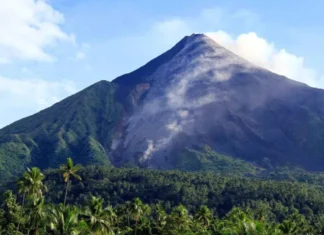 Gunung Karangetang Menyaksikan Keindahan dan Petualangan Gunung Karangetang