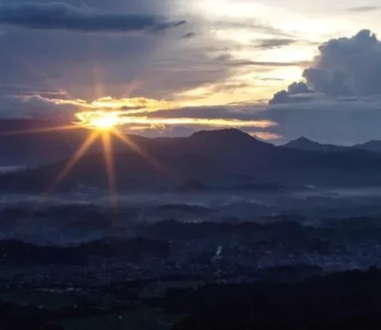 Gunung Karua Panduan Pendakian dan Potensi Wisata Gunung Karua