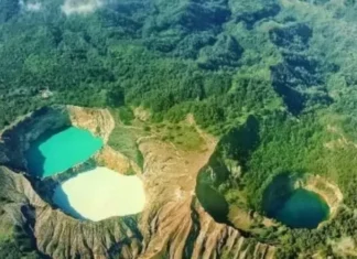 Gunung Kelimutu Keajaiban Tiga Danau Berwarna di Nusa Tenggara Gunung Kelimutu