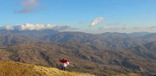 Gunung Lakaan Keindahan Alam di Nusa Tenggara Timur Gunung Lakaan