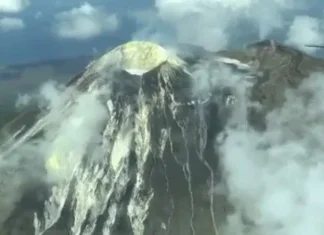 Gunung Lewotolo Permata Tersembunyi di Nusa Tenggara Gunung Lewotolo