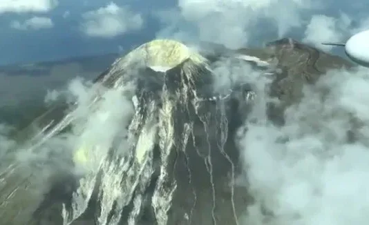 Gunung Lewotolo Permata Tersembunyi di Nusa Tenggara Gunung Lewotolo