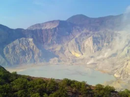 Gunung Sirung Keindahan Alam dan Petualangan Gunung Sirung