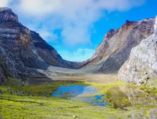 Gunung Gamkonora Pesona Alam di Maluku Utara Gunung Gamkonora